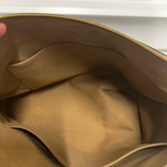 Louis Vuitton Pallas MM Monogram - Picture 7 of 17